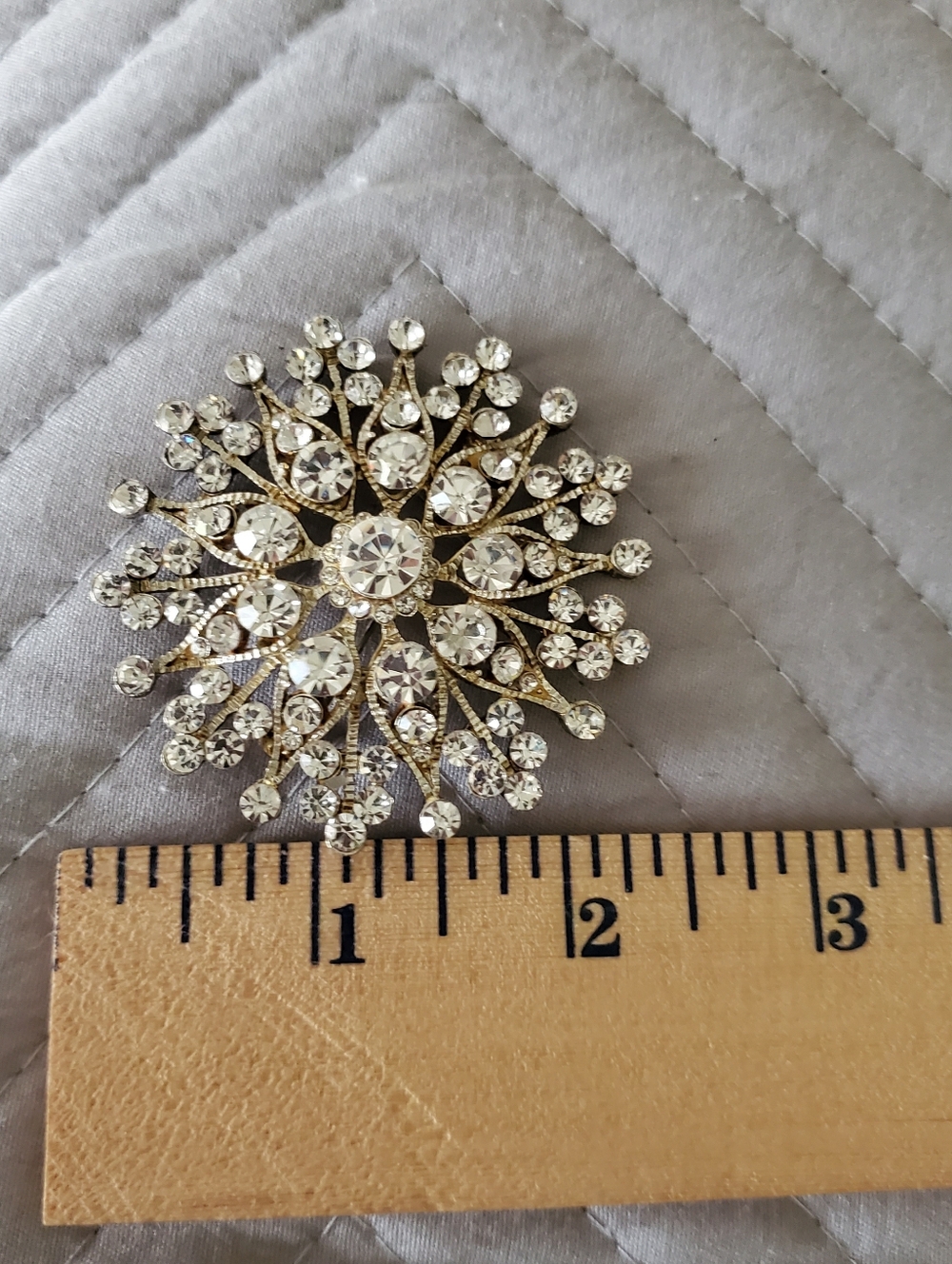 Snowflake Brooch - Picture 2 of 5